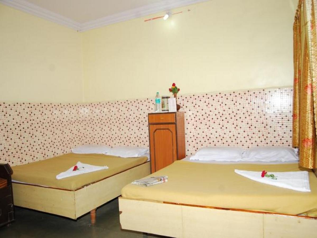 Hotel Utsav Shirdi Esterno foto